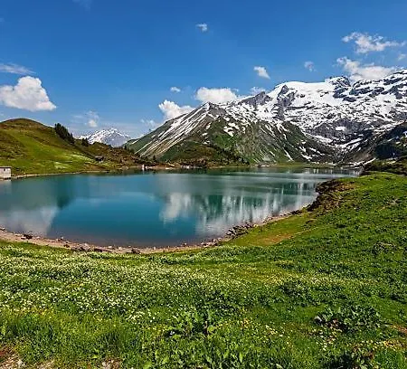 Mountain Retreat Near Titlis With Garden & Views Apartment Engelberg